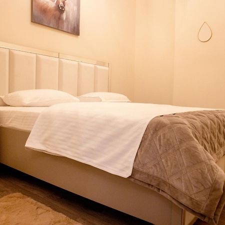 4Elements Apartments 예레반 외부 사진