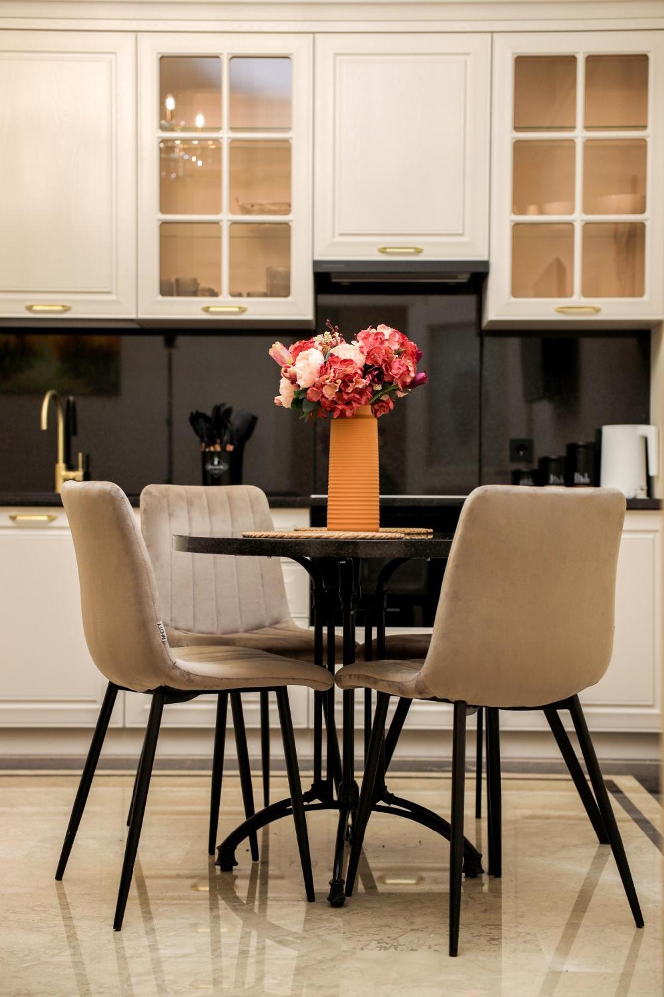 4Elements Apartments 예레반 외부 사진