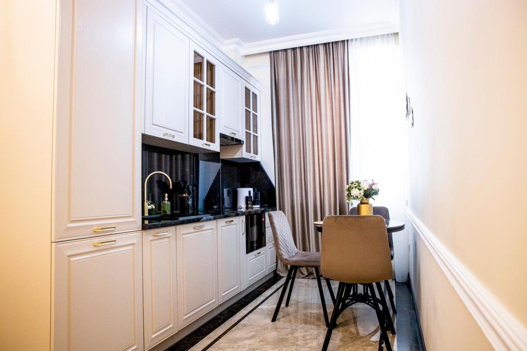 4Elements Apartments 예레반 외부 사진