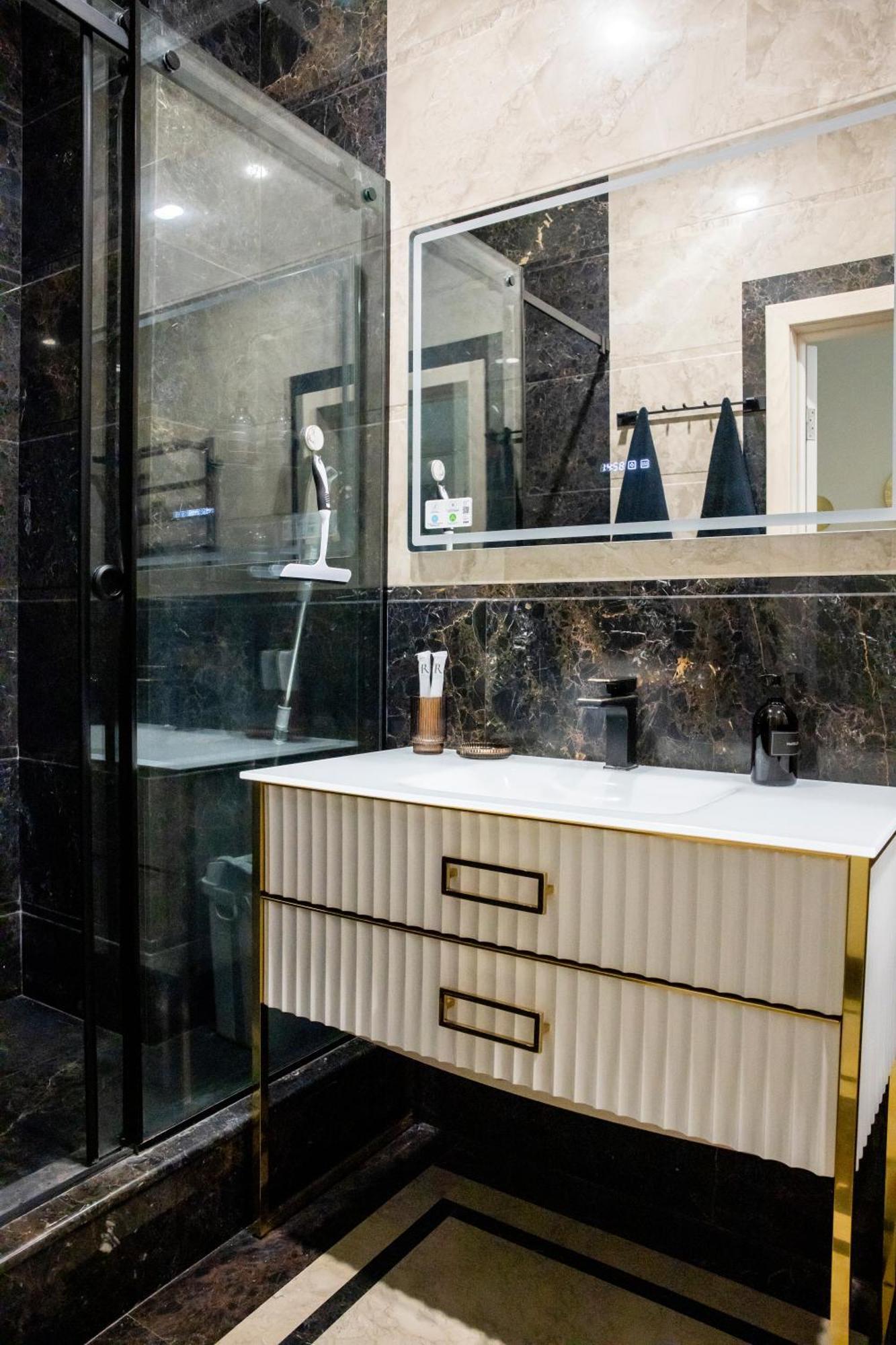 4Elements Apartments 예레반 외부 사진