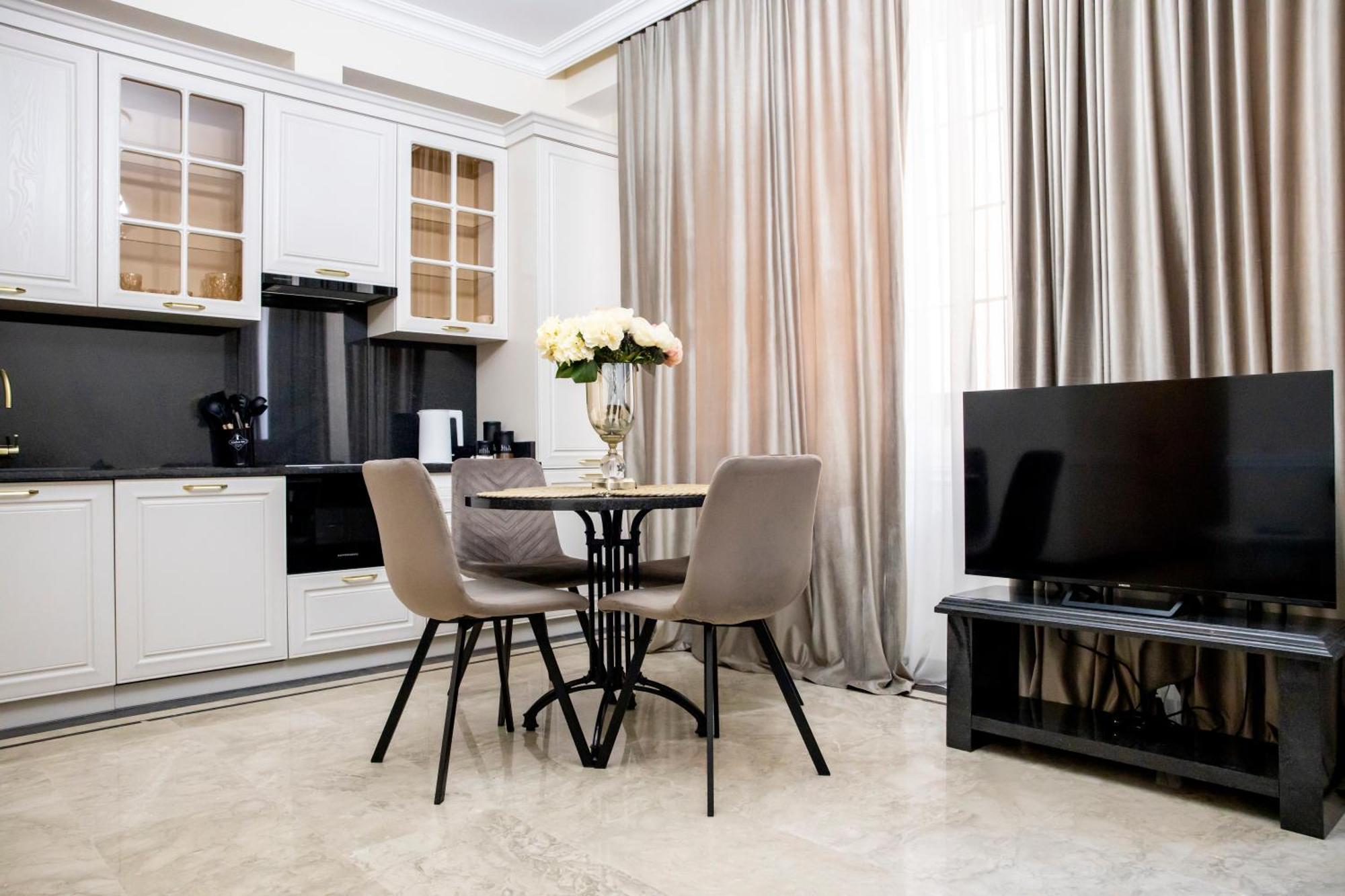 4Elements Apartments 예레반 외부 사진